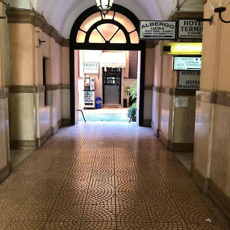 特米尼酒店 2*